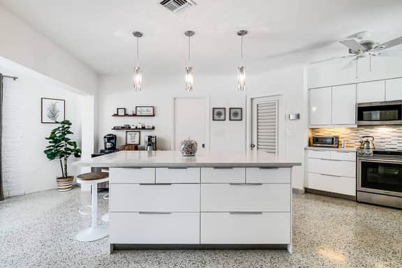 Stunning Victoria Park Pool Home *local shuttle*